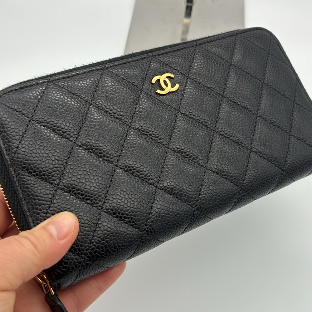 CHANEL CC GOLD HARDWARE BLACK QUILTED ZIP AROUND CAVIAR WALLET WITH BOX - Picture 16 of 17